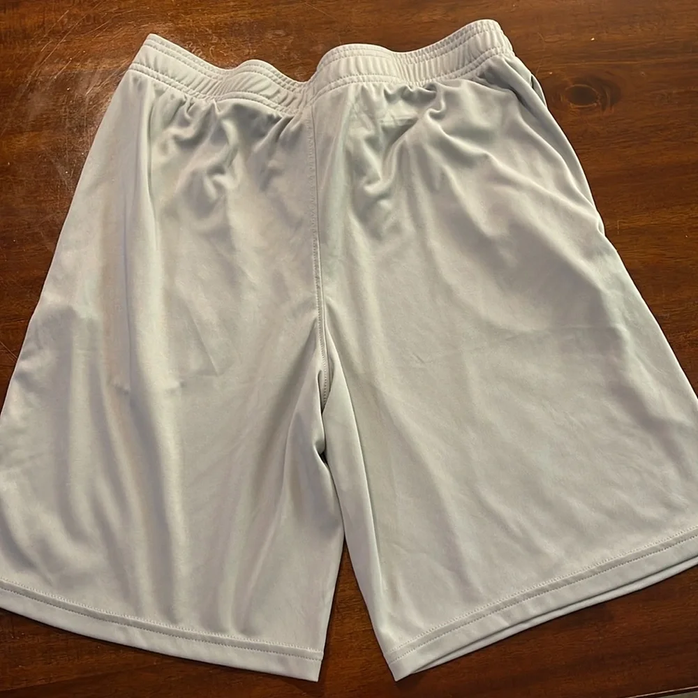 Boys Under Armour basketball bundle size XL - Picture 3 of 6